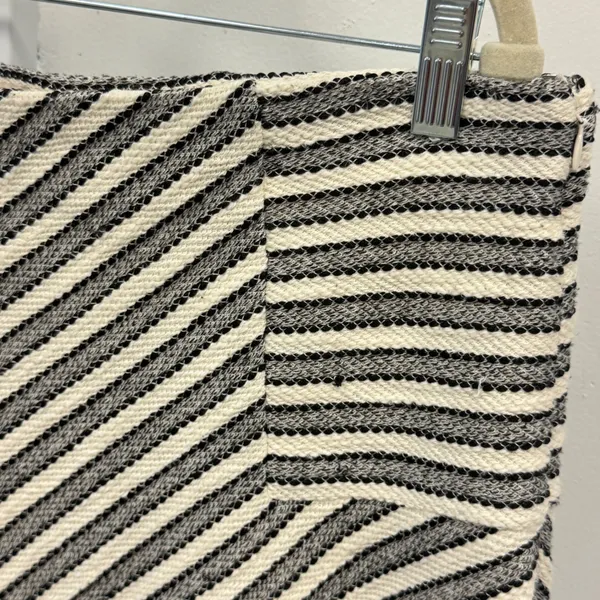 LOFT Ann Taylor Black White Chevron Striped Textured A-Line Mini Skirt Size Lg - Image 4