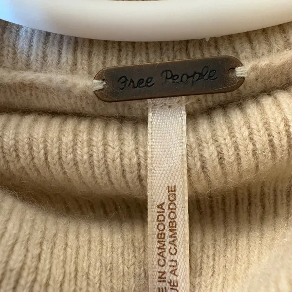 Free People Cashmere Oatmeal Cropped Turtleneck Sweater Boxy Fit‎ Size Small - Image 5
