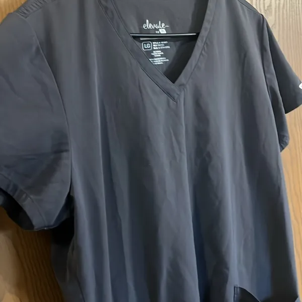 Elevate by IRG Women’s Pewter Gray V Neck Scrub Top Large‎ - Image 2