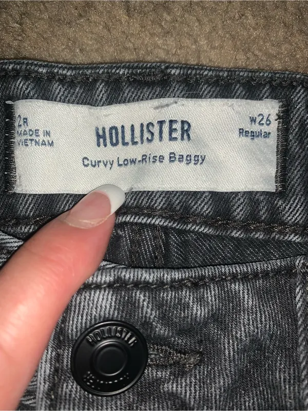 HOLLISTER Curvy Low Rise Baggy Washed Black Jeans size 2/26 - Image 3