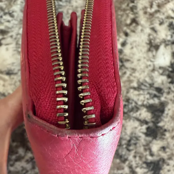 Gucci Pebbled Calfskin Soho Zip Around Wallet, magenta 💕 - Image 10