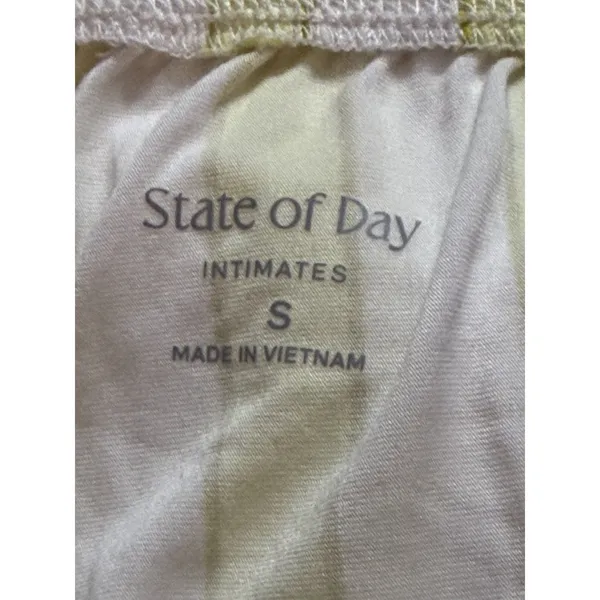 State of Day Womens Small Pajama Set Yellow White Striped Top & Shorts NWT A4020 - Image 2