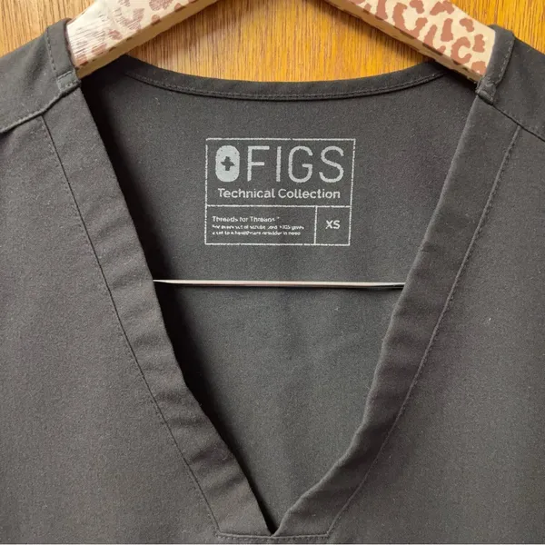 FIGS Casma Three Pocket Scrub Top Short Sleeve V-Neck Black XS Extra Small - Image 5