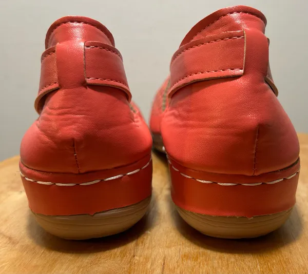New, women's shoes Unbranded. Size 7.5. $27. - Image 3
