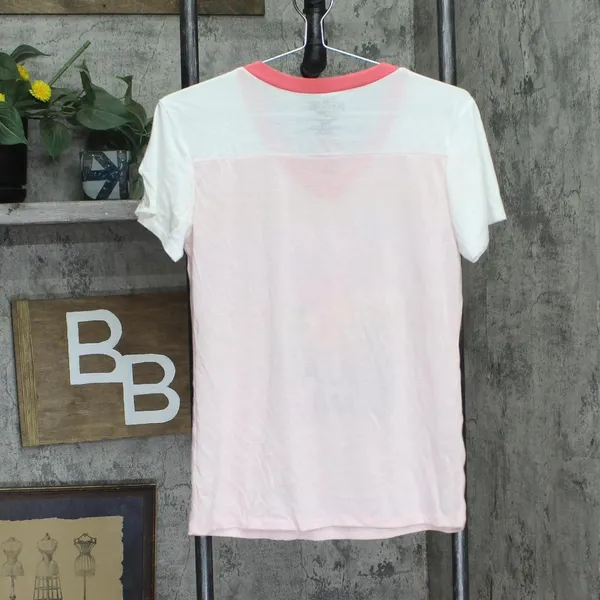 NWT Peanuts Juniors Gang V-Neck Graphic Tee Coral / Ivory / Neon Coral Pink S - Image 3