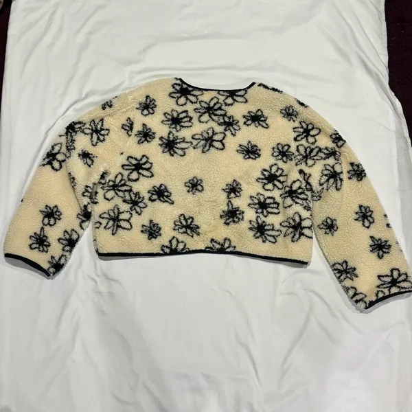 come’s Korean Floral Sherpa Fleece Cropped Tie Front Jacket - Image 2