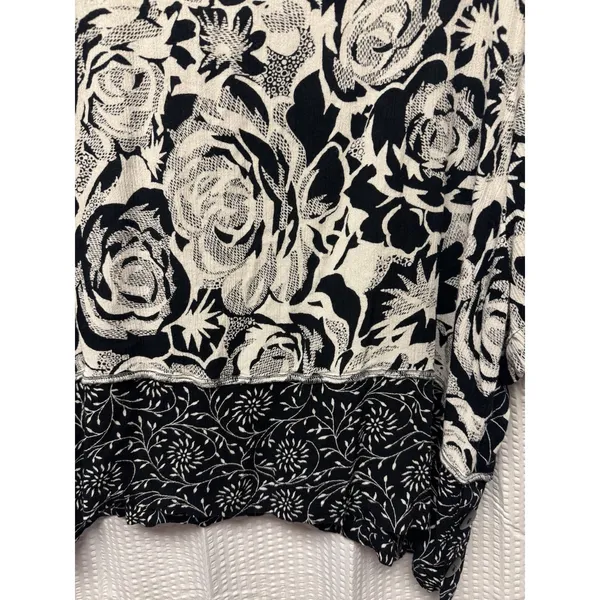 Women Draper and Damons PXL Rayon Black Off White‎ Floral Button Pullover Blouse - Image 10