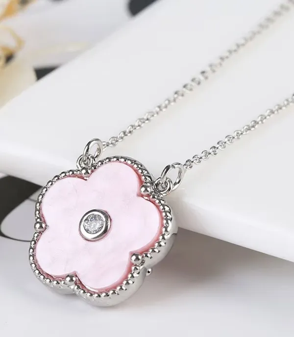 Anthropologie Pearlized 18K clover necklace - Image 3