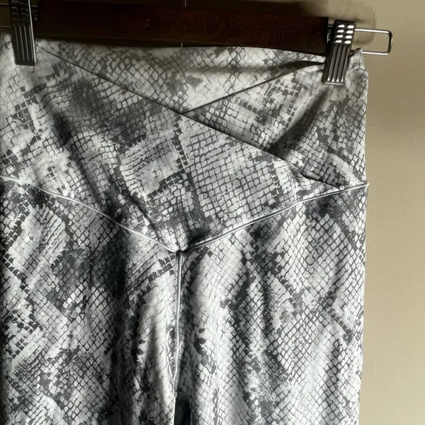 NWOT offline by aerie 7/8 leggings size large long - Image 5