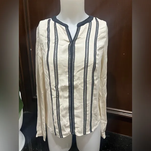 Veronica Beard 100% Silk Ivory Blouse - Image 2