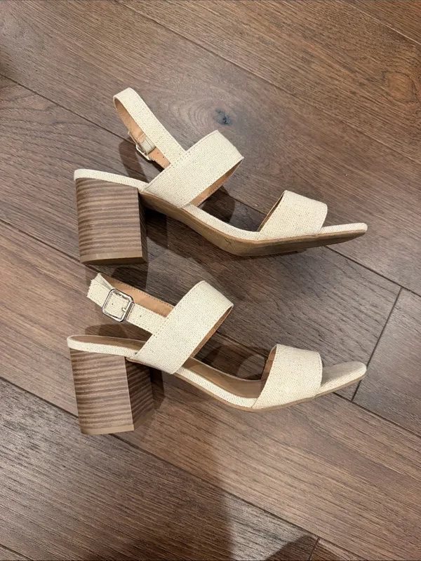 Old Navy Neutral Beige Block Heel Sandals Size 9 - C73-005 - Image 2