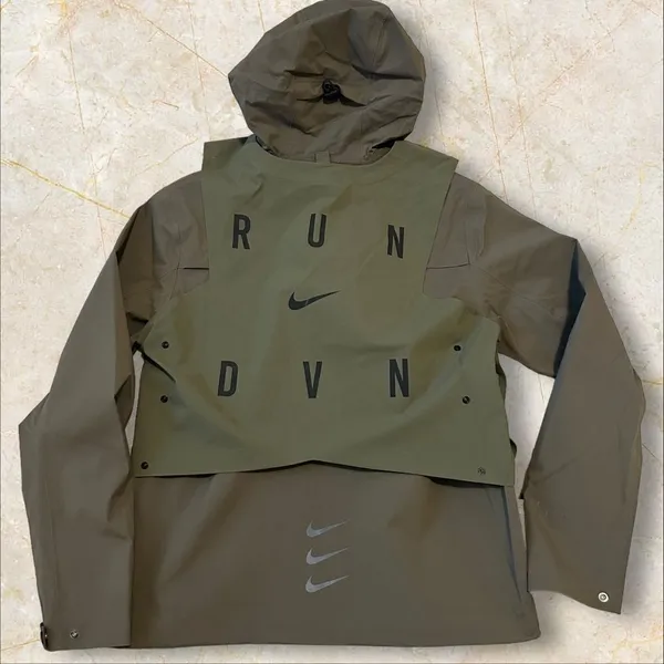 Nike Storm-FIT Run Division Women’s Full-Zip Hooded Jacket Size Small DV1247-010 - Image 9