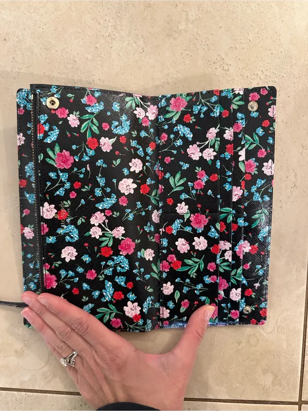Kate Spade Floral Wallet - Image 4