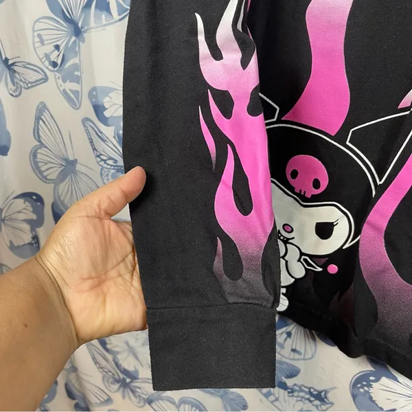 Hot Topic Sanrio Kuromi Pink flames T- shirt SZ M - Image 6