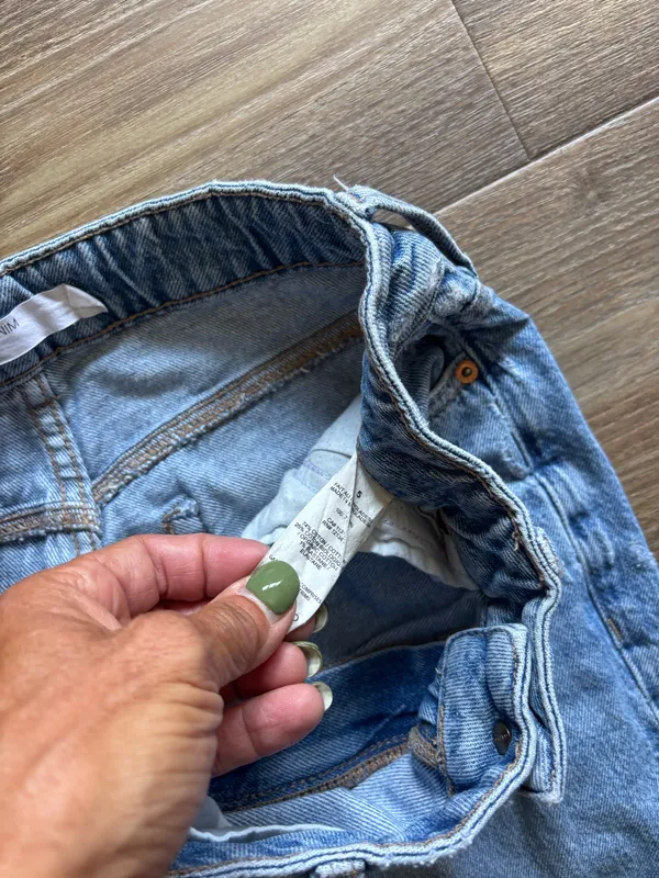Garage low rise light wash flare distressed jeans woman’s size 5/27 - Image 3