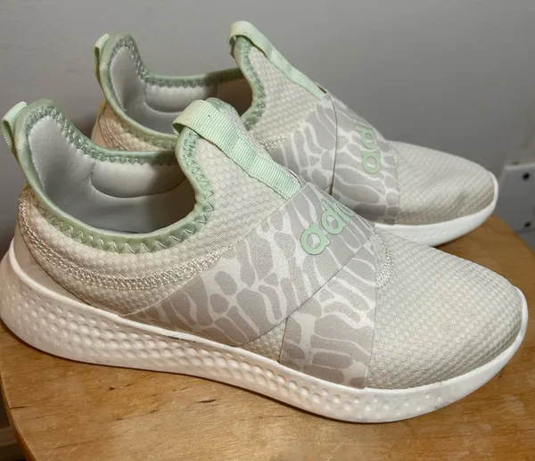 Comfortable women's sneakers. Adidas.$27. - Image 2