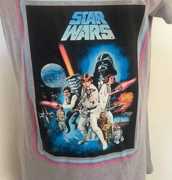 Vintage Star Wars tee in gray graphic of movie stars size m - Image 2