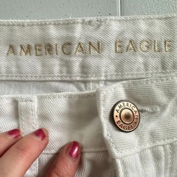 AMERICAN EAGLE Hi-Rise Tomgirl Denim‎ Jeans Size 6 Long White Distressed NEW - Image 7