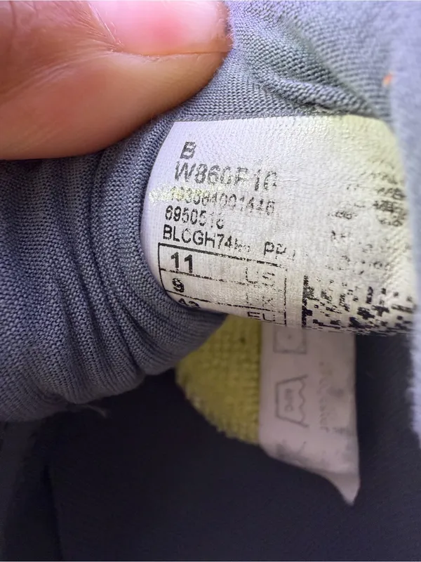 New Balance Women's Light Gray Running Sneakers with Mint Trim - Image 11