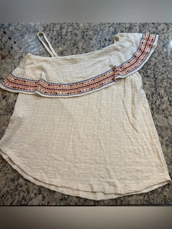Lucky Brand Cream One-Shoulder Embroidered Ruffle Top - Image 6