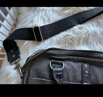 Steve Madden Messenger Bag/Computer Bag - Image 8