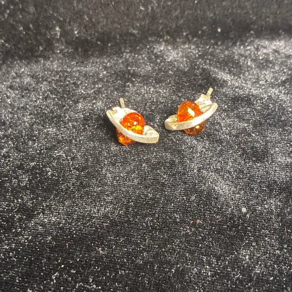 Baltic Honey Amber Stud Earrings: Sterling Silver Gemstone - Image 3