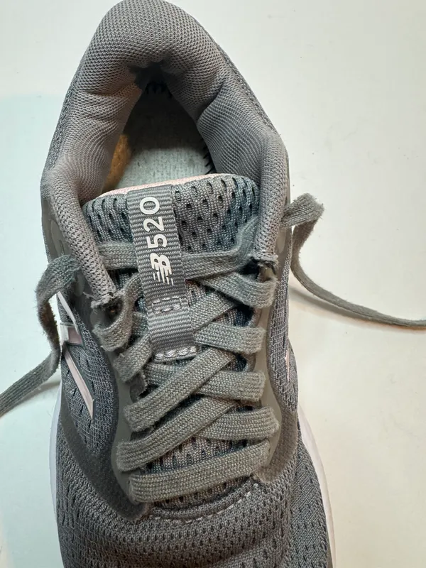 New Balance Womens 520 Cross Trainers Size 7 - Image 8