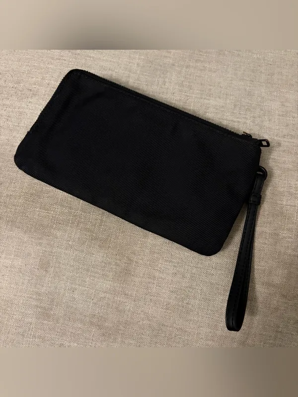Lululemon Double Zipper Compartment Wristlet Black - Image 5