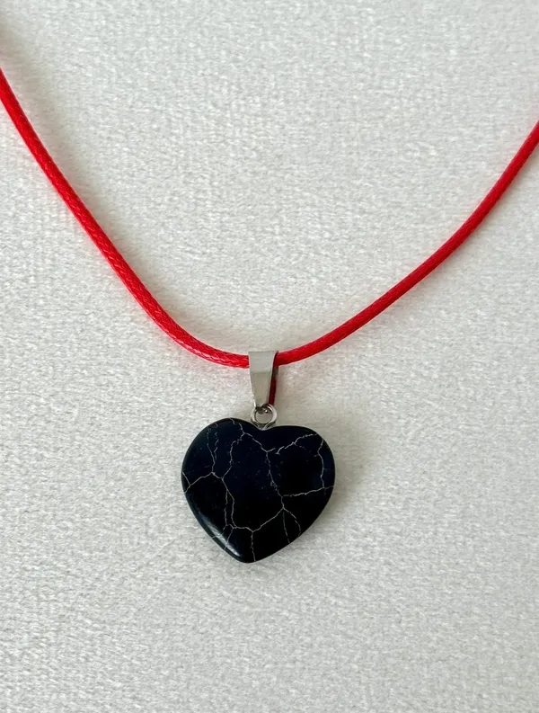 Heart Stone Necklace Black - Image 2