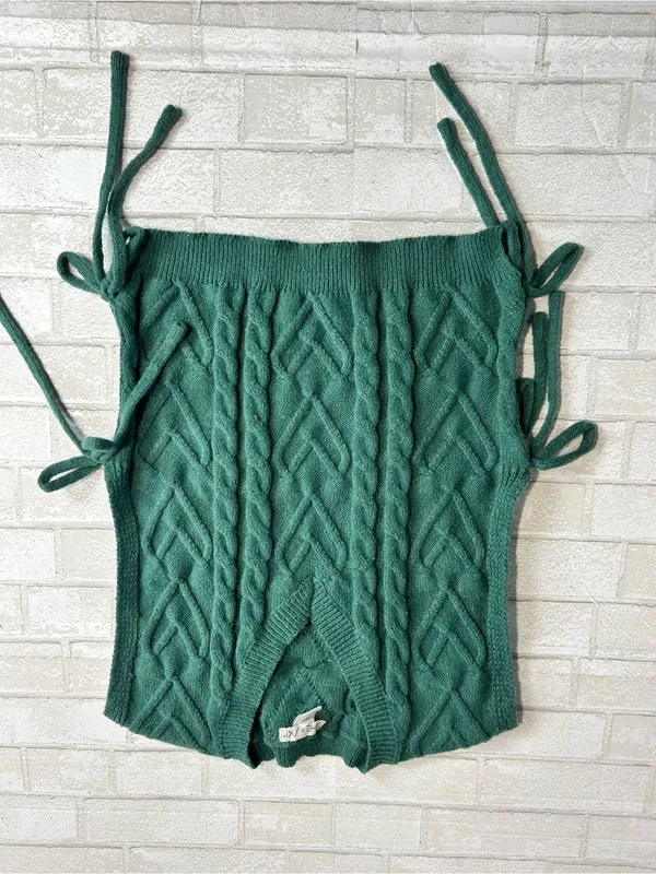 She & Sky Vintage Inspired Cable Knit V-Neck Side Tie Sweater Vest - Green - Image 2