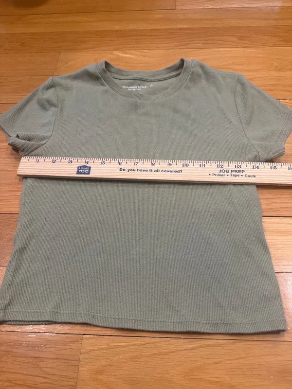 Abercrombie &Fitch soft rib top size small. - Image 2