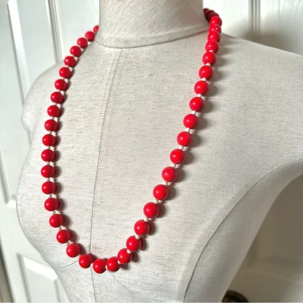 Vintage red beaded necklace - Image 2