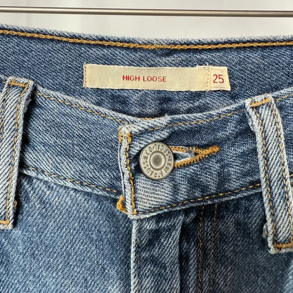 Levi's High Loose‎ Denim Distressed Wide Leg Jeans in Medium Wash Size 25 - Image 6