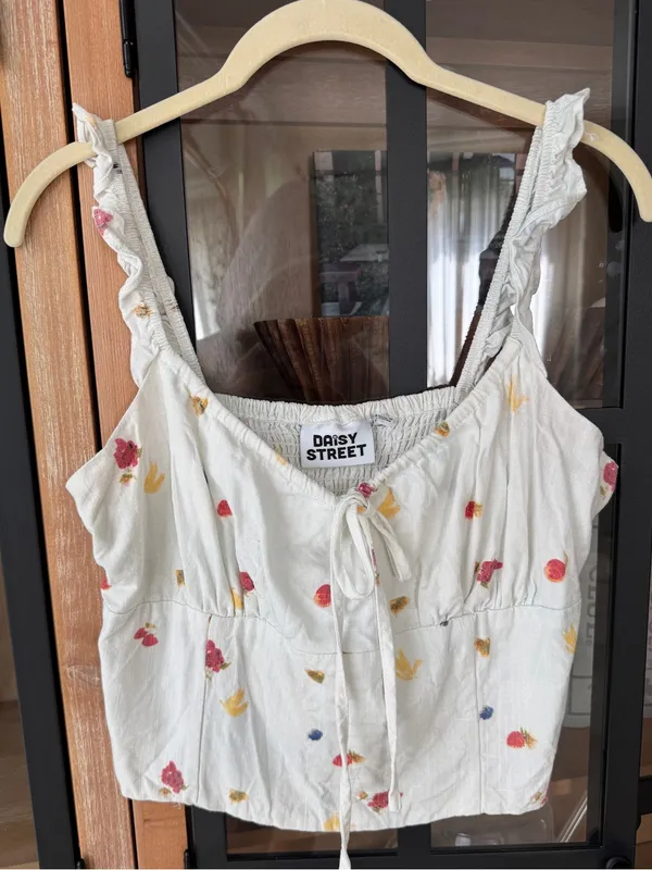 Daisy Street fruits linen crop top tie front bow ruffle berries asos watercolor - Image 6