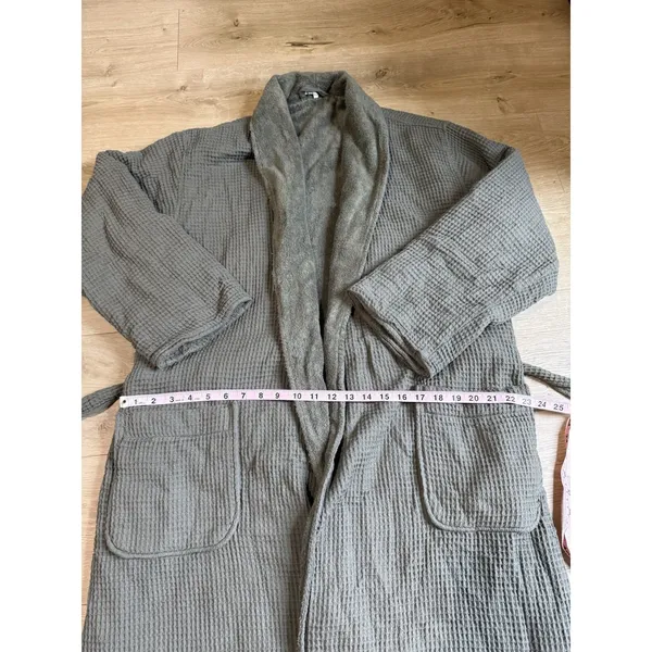 EUC Unisex Pottery Barn waffle weave resort robe Loden green size M - Image 6