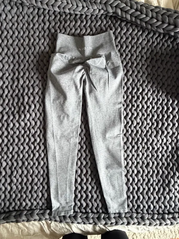 NVGTN Grey Scrunch Seamless Leggings - Image 4