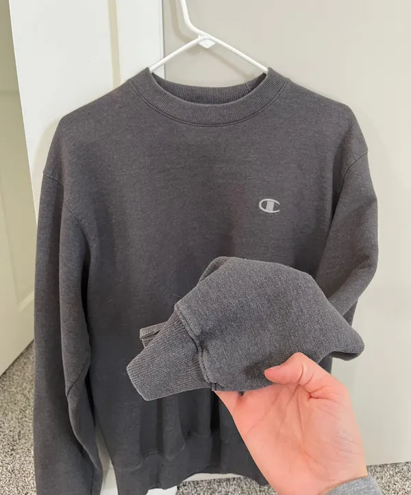 Champion Medium  Crewneck - Image 2