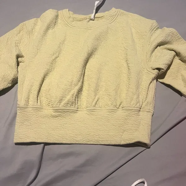 Lululemon Textured Crewneck Pullover Color is a Dew Green Size 4‎ - Image 9