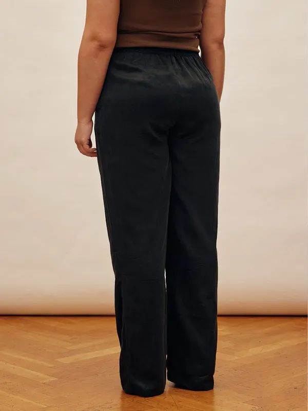 NWOT Djerf Avenue On the Go Pant in Ash - Image 2