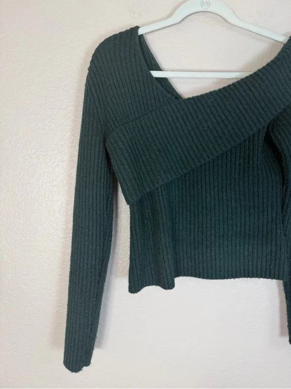 Astr The Label Asymmetrical Foldover One Shoulder Sweater Green Medium $70 - Image 7