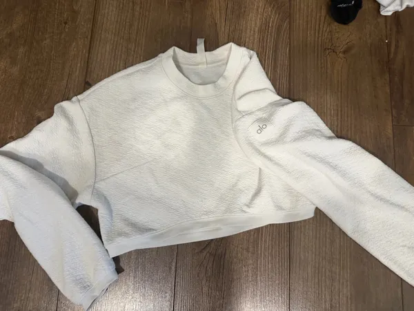 Alo Yoga Crewneck - Image 4