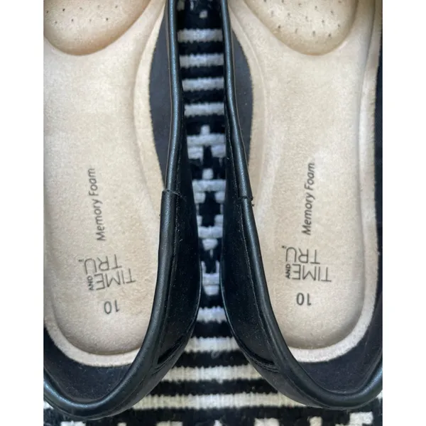 Time & Tru Black Buckle Croc Flats - Image 5