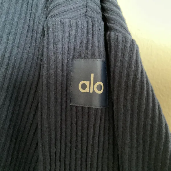Alo Yoga Muse Hoodie Navy S - Image 3