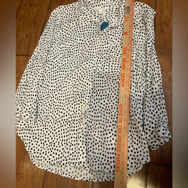 Market & Spruce Black and White Dot button down blouse shirt top large NWT - Image 3