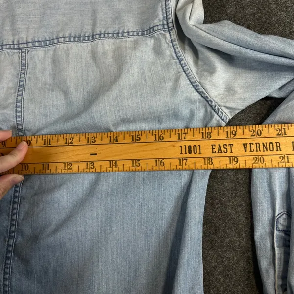 J.Crew Womens‎ Light Wash Chambray Denim Button Down Shirt Size 4 Long Sleeve - Image 7