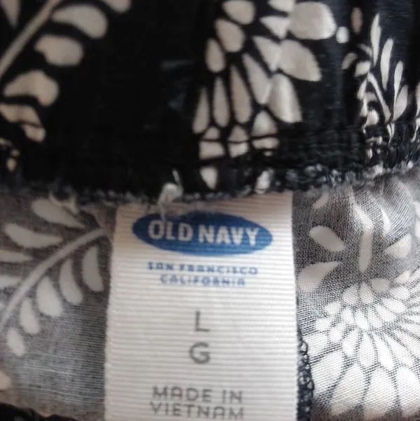 Old Navy L Loungewear Pull-On Pocketed Black White Flower Wide Leg Pants - Image 6