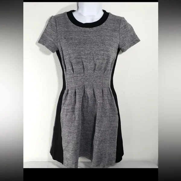 Madewell Grey Knit Pleated Fit & Flare Dress Black Trim Size 4 Short Sleeve - Image 8
