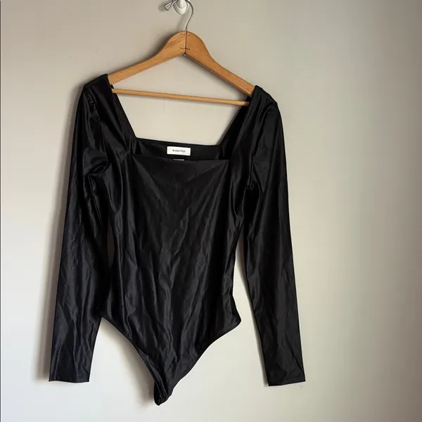 Babaton Satinette Squareneck Longsleeve Bodysuit Medium - Image 2