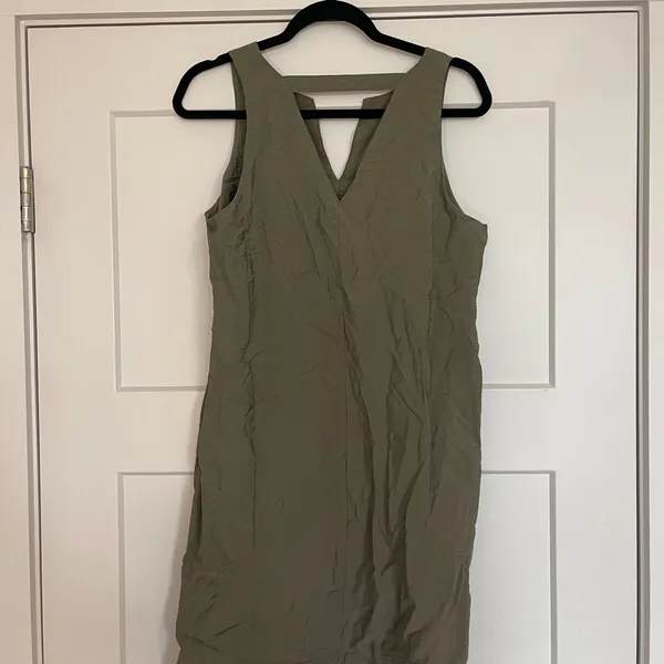 Banana Republic Green Dress - Image 2