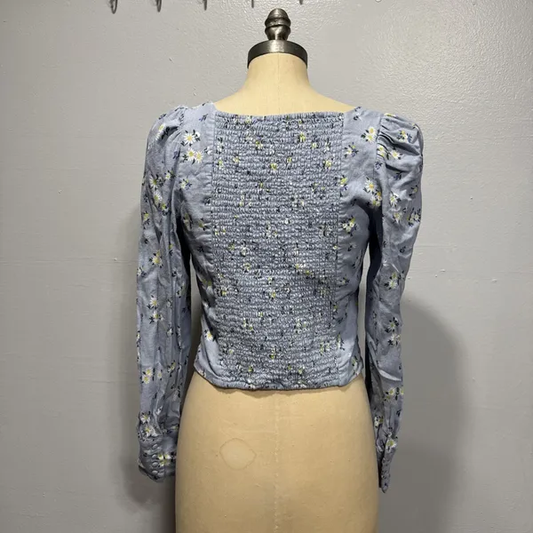 Rachel Zoe Linen Blend Crop Top Sz M Blouse Long Sleeve Square Neck Blue Floral - Image 4
